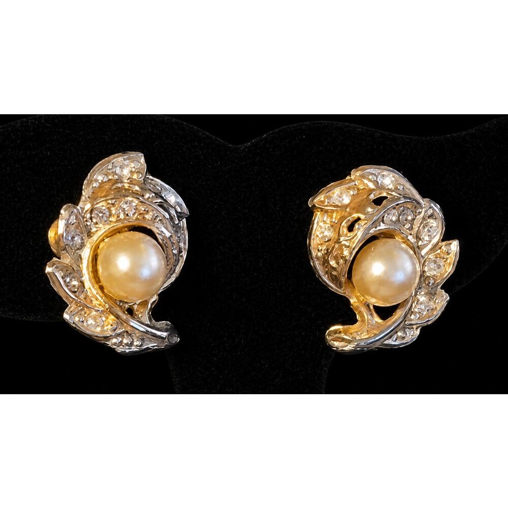 Vintage Rhinestone‎ Faux Pearl Screw Back Earrings Gold Tone .75" sb-37